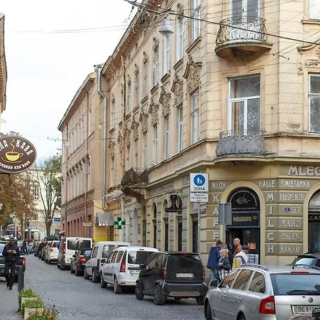 On Tyktora Daire Lviv